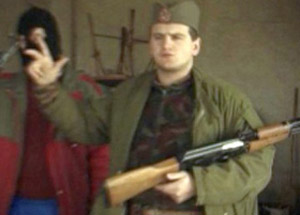 Bosna Savaşının Sırp Canisine Gülünç Ceza