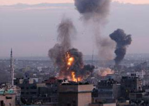 İsrail Gazze'ye Saldırdı