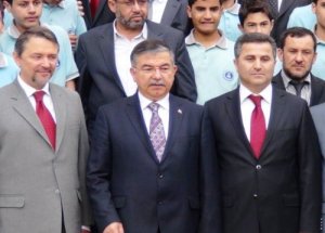 Yılmaz Türk Okullarını Ziyaret Etti