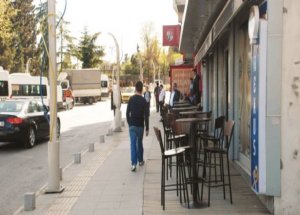 Şehitliğin Yanına Barlar Sokağı