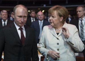 Merkel’den Putin’e “Sivil” Uyarı