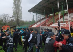 Seyircisiz Maçta Olaylar Çıktı