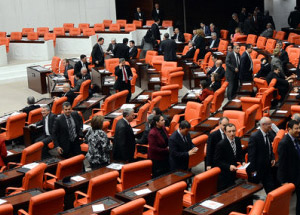 MHP Ve CHP Meclis'i Terk Etti