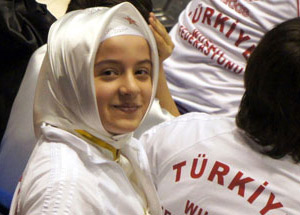 Wushu Şampiyonası'nda Başörtüsü Skandalı