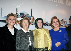 Emine Erdoğan sergi açılışına katıldı