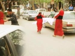 Erkek Mahkumlara Kürt Kadın Kıyafeti Cezası