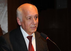 Suları Islatan, Alevi Üşüten Şair Anıldı