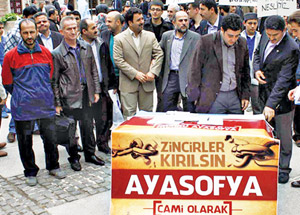 Ayasofya’nın Zincirleri Kırılacak