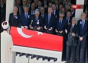 Necdet Özel'den Bir İlk!