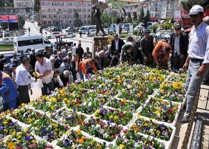 10 Bin Çiçek 10 Dakikada Bitti