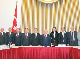 Kamuda başörtüsü yasağı çözülecek mi?