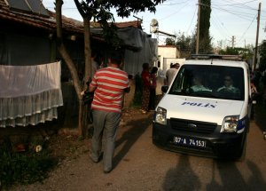 Eşini Dövdü, Evi Yakmaya Kalktı