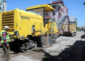 Balıkesir'de Asfaltlar Yenileniyor