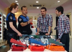 Polis, Vatandaşları Dilencilere Karşı Uyardı!