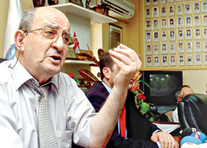 Bu Duvara Yeni Şehit Resimleri Asılmasın