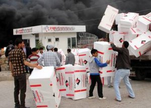 Yangın Fabrikayı Kül Etti