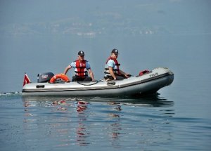 Hem asayişi sağlayacak, hem de boğulanları kurtaracak