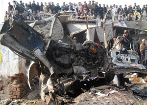 Pakistan'da Kanlı  Miting