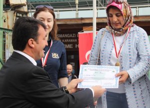 54 Yaşındaki Kadın Yüzme Birincisi Oldu