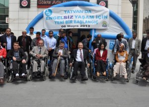Engelliler İçin Engelli Oldular