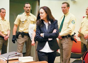 'Neonazi Teröriste Kraliçe Muamelesi Yapılıyor'