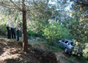 Otomobil Uçuruma Yuvarlandı: 1 Ölü