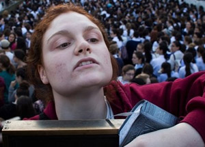 Yahudi Erkekler Yahudi Kadınlara Saldırdı