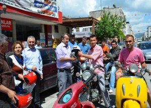 Dalaman Polisinden Sürücülere Kask Hediyesi