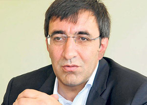 Bakan Yılmaz’ın Konvoyunda Kaza: 1 Ölü, 2 Yaralı