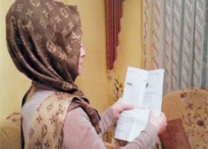 Başörtülü Kadına Saldırıya Komik Ceza