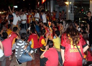 Derbi Sonrası Aydın Sokakları Karıştı