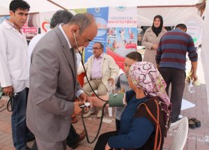 Sağlıklı Yaşam Çadırı Halkı Bilgilendiriyor