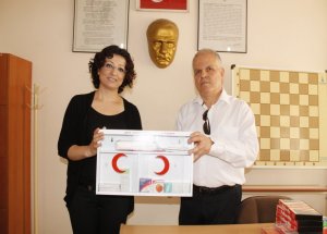 Selçuk'taki Okullara Ecza Dolabı