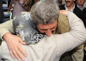 Türkiye'ye Dönen Türkler Ailelerine Kavuştu