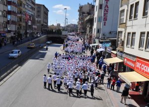 Gençler, Gençlik Haftasında Yürüdü