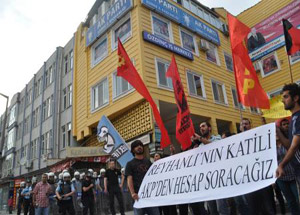AK Parti'ye Boyalı Saldırı