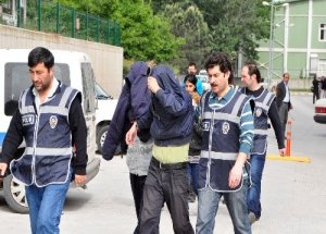İnternet Üzerinden Fuhuşa Polis Baskını