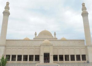 Azerbaycan'ın En Eski Camii İbadete Açıldı