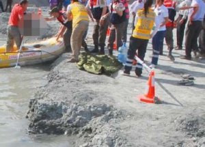 Su birikintisine düşen 2 çocuk boğuldu