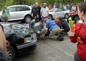 Yaşlı Sürücü Gösteri Yapan Gruba Daldı, 60 Yaralı