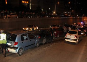 Bursa'da Zincirleme Trafik Kazası: 2 Yaralı