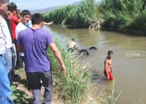 Çocuklar Motosikletle Kanala Uçtu