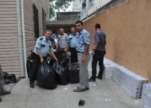 Evden 40 bin Paket Kaçak Sigara Çıktı