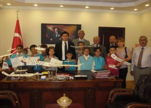 Öğrenciler İlk Model Uçaklarını Yaptı