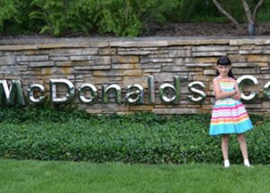 Küçük Kız Mc Donald's'a Fırçayı Bastı!