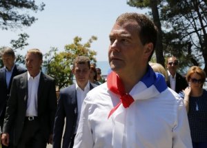 Medvedev'den Esed'e Destek