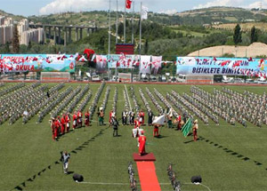 Rekor Kıran Bisiklet Dağıtımı