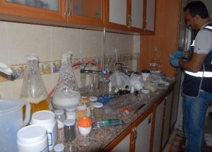 Ev değil, Uyuşturucu Fabrikası