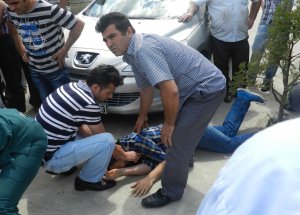 Traktör İle Motosiklet Çarpıştı: 2 Yaralı