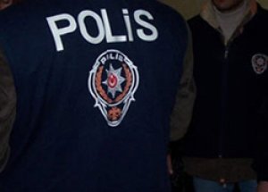 Polise linç girişimi